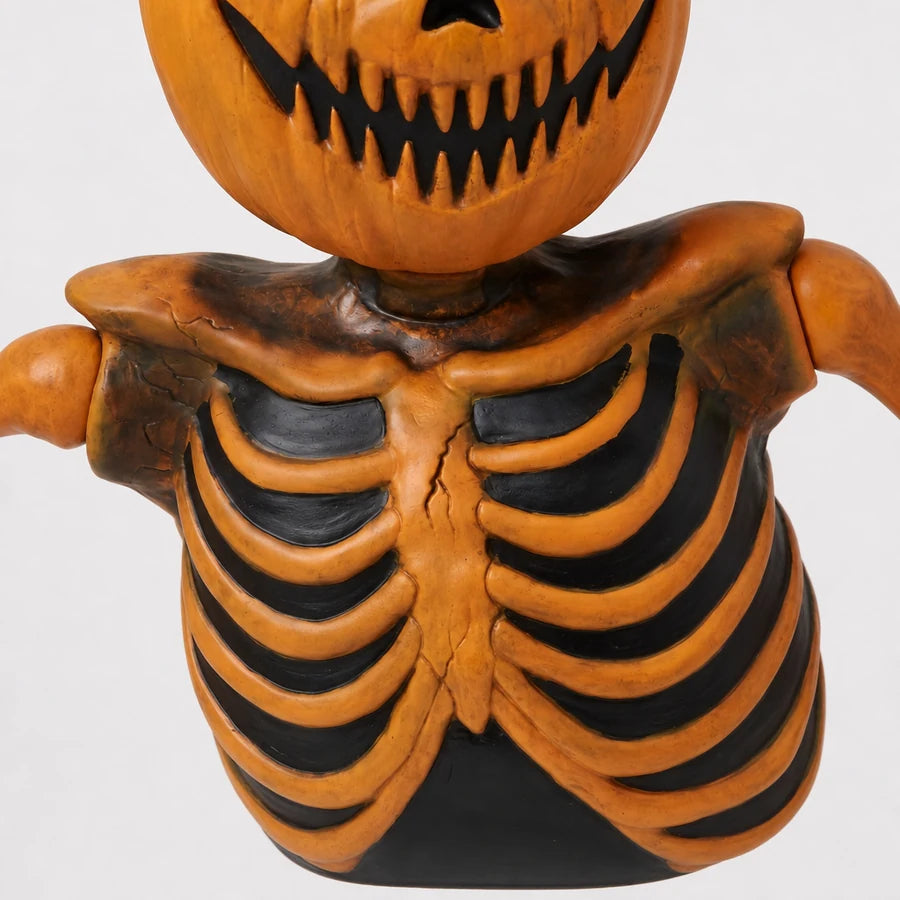 Close crop of the black-ribbed torso